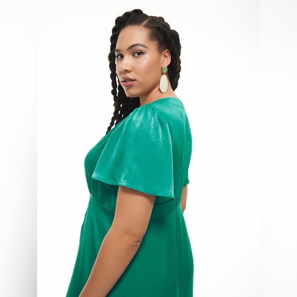 Addition Elle Green Satin Buttoned Midi Dress with Flutter Sleeves Size 22 NWT - Picture 3 of 12
